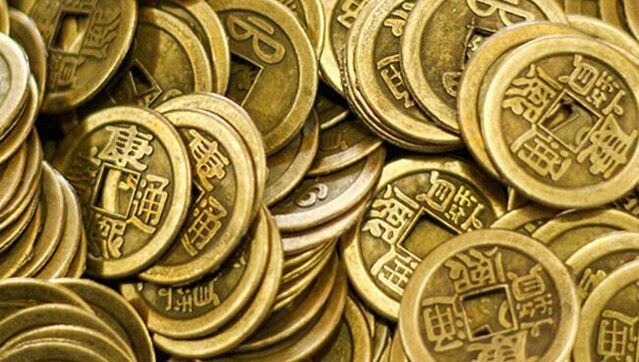 Amuletë me monedha kineze për fat të mirë